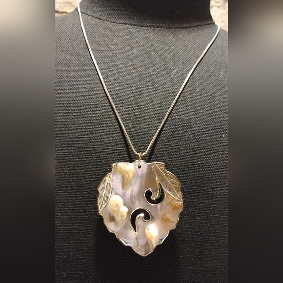 Sterling , pearl and shell necklace - Picture 14 of 16